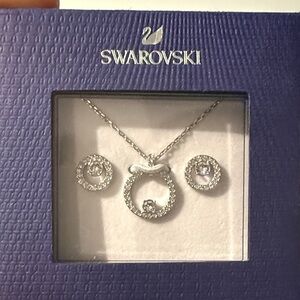 NWT Swarovski Silver Crystal Necklace Set
